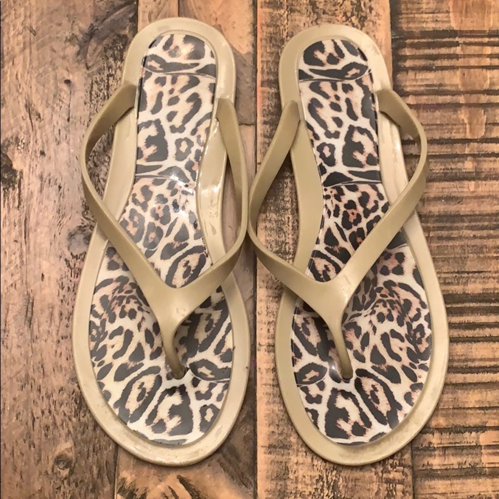 EUC Nicole Miller cheetah plastic flip flops